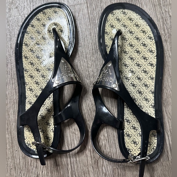 Guess Womens Size 6 Sandals Adiustable
Black Jelly Flats T Strap - Picture 2 of 5